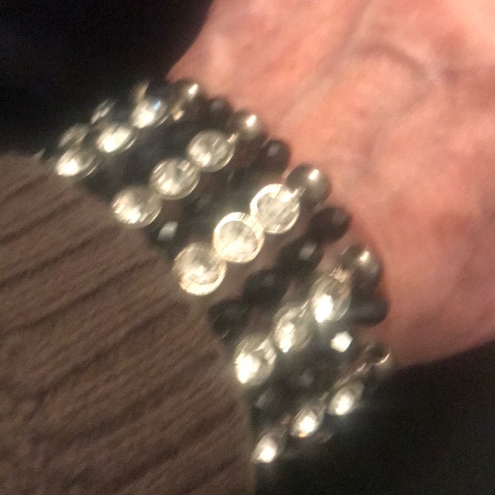 2” cuff bracelet stretch easy to put on and off😍